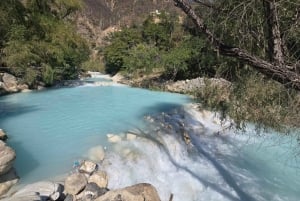 Tolantongo and La Gloria: From Mexico City. Local Gastronomic Experience.