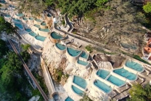 Grutas Tolantongo: Tour guiado con visita la cueva rio y hermosa cascada