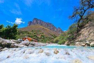 Grutas Tolantongo: Tour guiado con visita la cueva rio y hermosa cascada