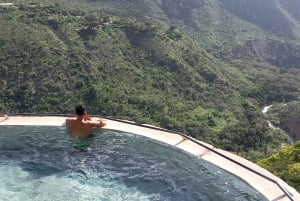 Grutas Tolantongo: Tour guiado con visita la cueva rio y hermosa cascada