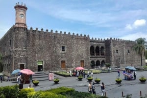 Cuernavaca: Visita Xochicalco y los Murales de Diego Rivera