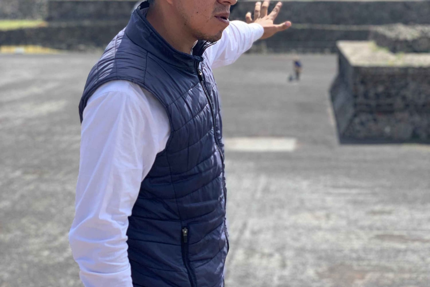 Trip through Teotihuacan, Basilica and Mezcal tasting.