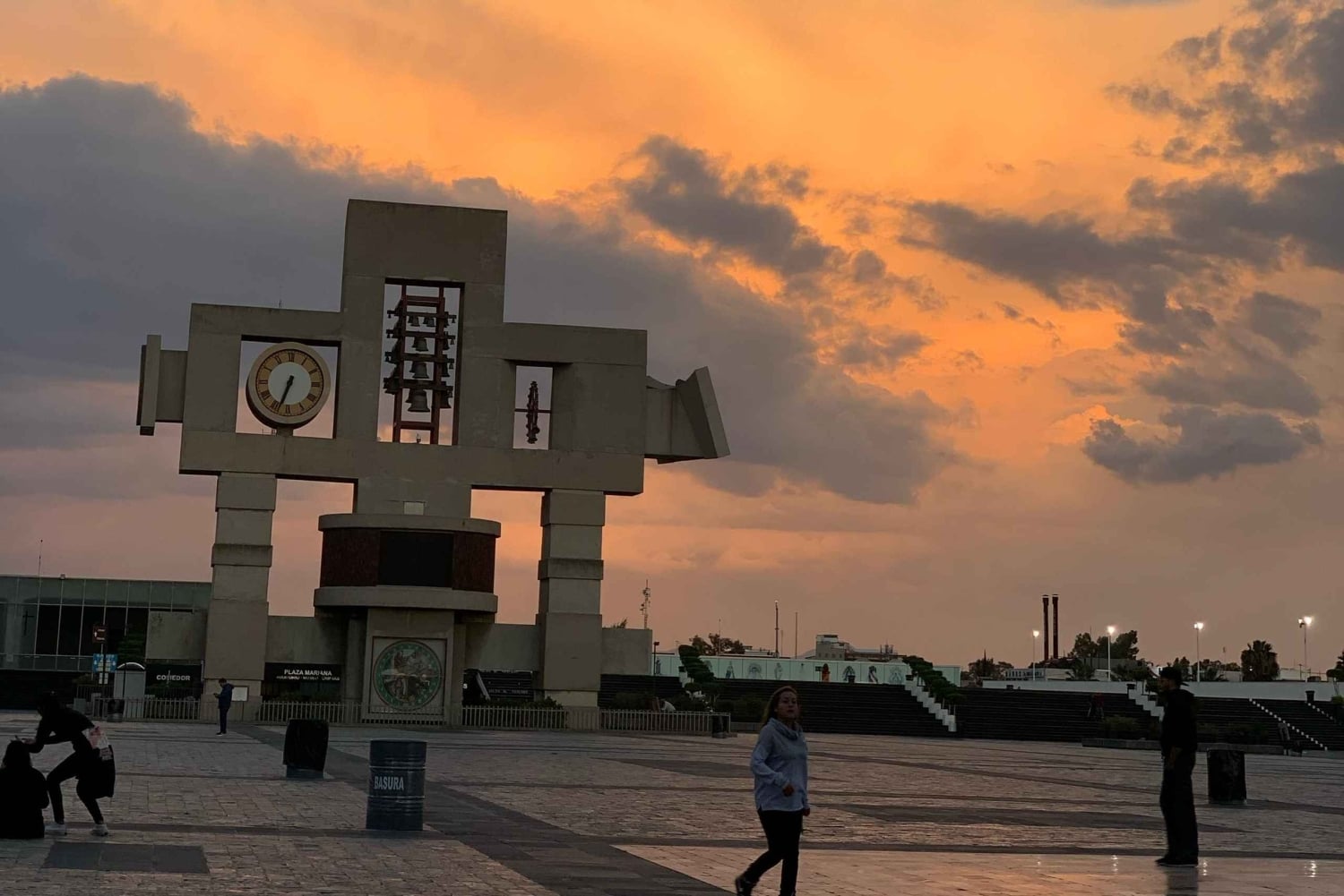 Trip through Teotihuacan, Basilica and Mezcal tasting.