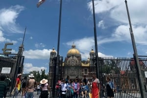 Trip through Teotihuacan, Basilica and Mezcal tasting.