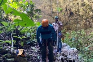 Tuxtla Gutierrez: Rappelling at Sima del Cielo