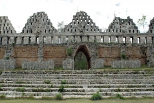 Uxmal: Visita guiada a pie de la zona arqueológica con entrada gratuita