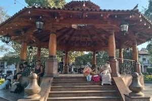 Excursión a Valle de Bravo: Paseo por Pueblo Mágico y Moto de Agua