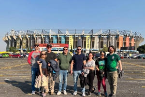 ¡Ver un partido de fútbol en el estadio!