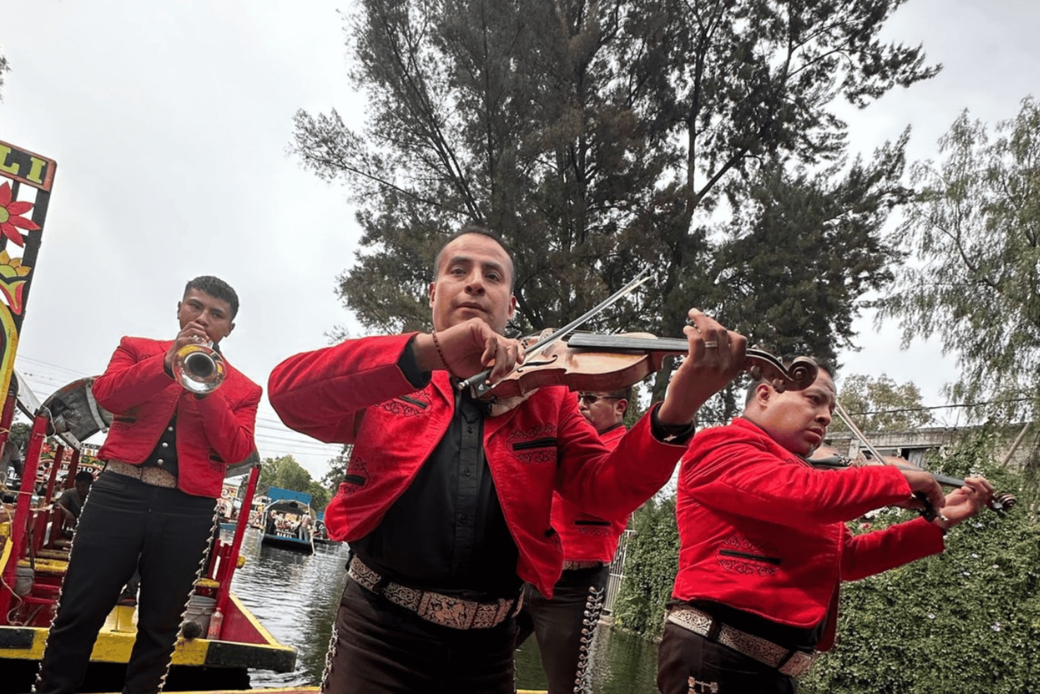 Xochimilco y Garibaldi: Tradición y Música