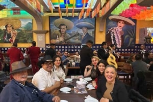 Xochimilco y Garibaldi: Tradición y Música