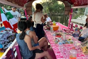 Xochimilco y Garibaldi: Tradición y Música