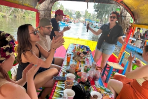 Paseo en Barco por Xochimilco Degustación de Insectos Comestibles Antiguos SuperAlimento