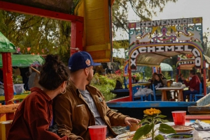 Fiesta Mexicana Xochimilco con bebidas y aperitivos ilimitados.