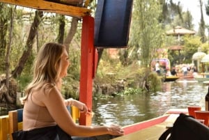 Xochimilco: Fiesta Mexicana con Bebidas Ilimitadas