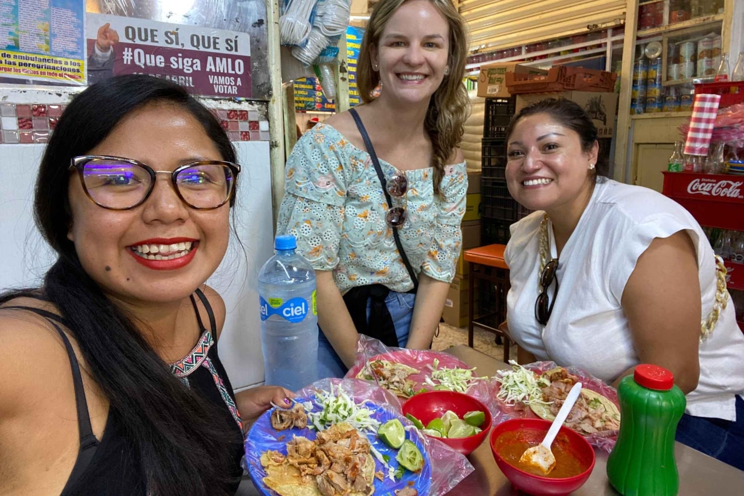 Xochimilco: Food and Trajinera Ride with Local Women