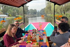 Xochimilco: Isla de las Muñecas Games and Drinks Tour