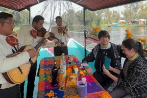 Xochimilco: Isla de las Muñecas Games and Drinks Tour