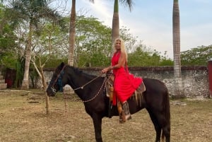 Yucatán: caballos, cenotes y selva en Hacienda con comida