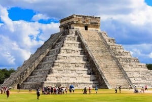 Desde Cancún: Tour en autobús por Chichén Itzá, Valladolid y los Cenotes