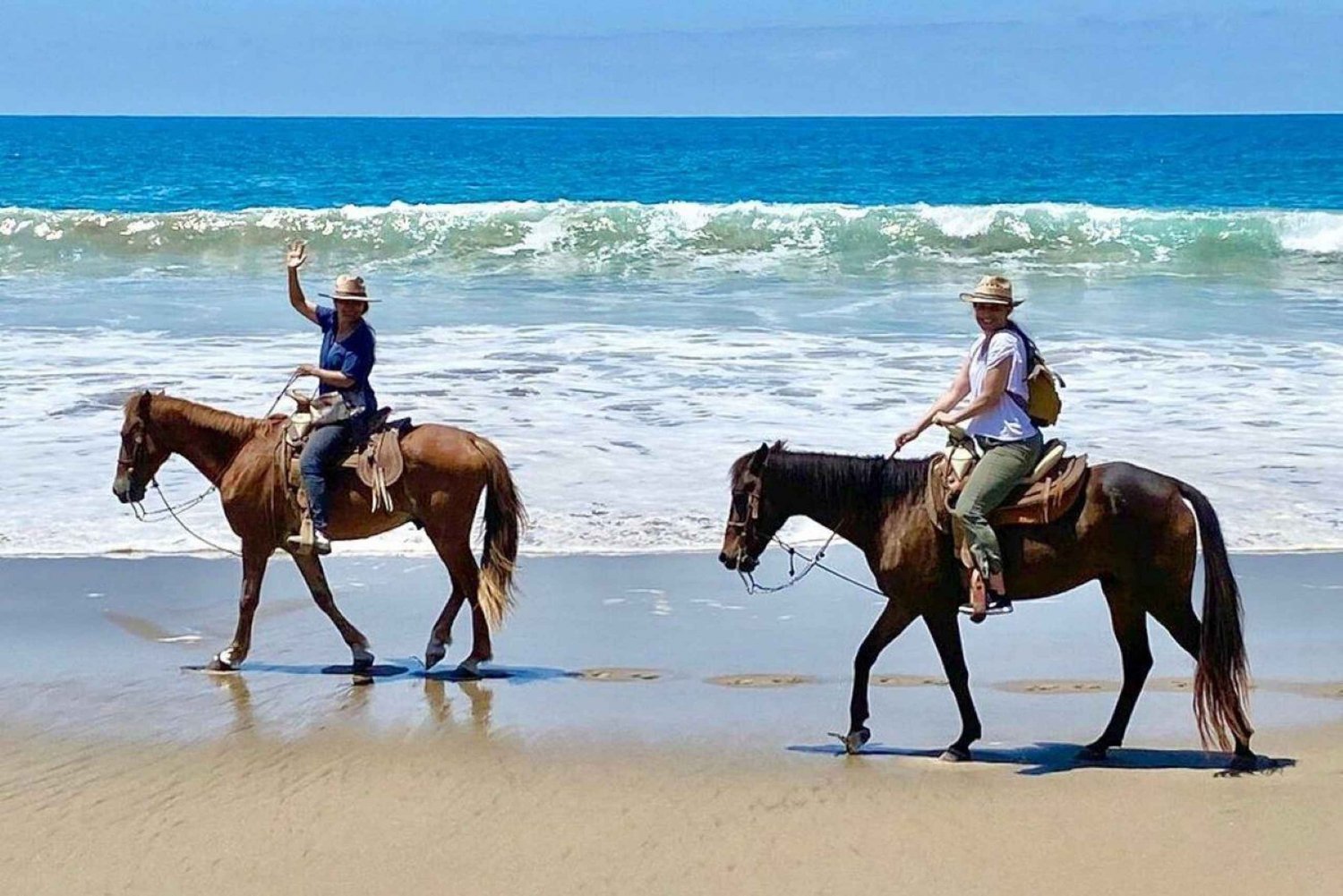 Zihuatanejo: Horseback Riding Tour with Playa Larga Beach