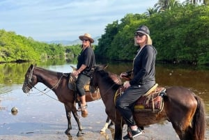 Zihuatanejo: Horseback Riding Tour with Playa Larga Beach