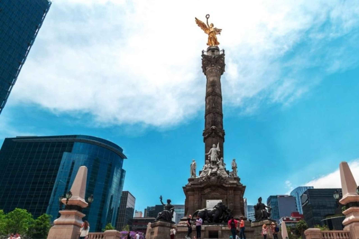 Zona Rosa Mexico City Nightlife: Tacos and LGBT Bar Tour