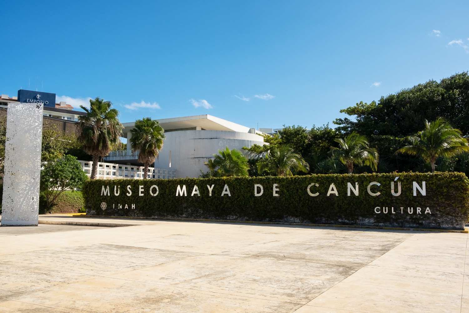 Tourist Activities in the Mayan Museum of Cancu
