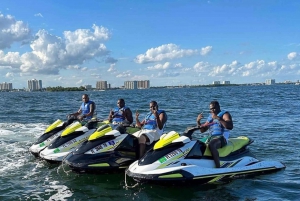 1 hora de jetski + 20 minutos de passeio de barco em Miami - Nós somos os melhores!