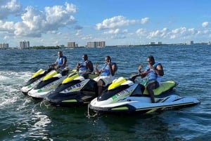 1 Uur Jetski + 30 minuten gratis boottocht