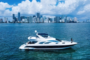 Azimut 70ft disponible à Miami pour un maximum de 13 personnes.