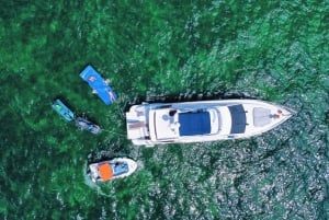 70ft Azimut beschikbaar in Miami voor maximaal 13 personen.