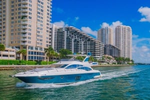 70ft Azimut available in Miami for up to 13 people.