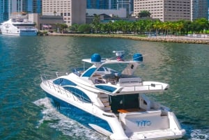 70ft Azimut available in Miami for up to 13 people.