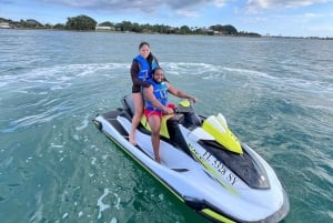 Hyr jetski i Biscayne Bay & gratis båtresa med jetbåt