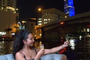 Recorrido en barco por las luces de la ciudad de Champaña + sesión de fotos (semiprivado)