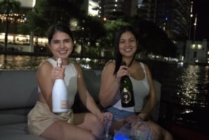 Recorrido en barco por las luces de la ciudad de Champaña + sesión de fotos (semiprivado)