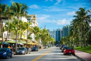 Charming Corners of Miami Walking Tour for Couples