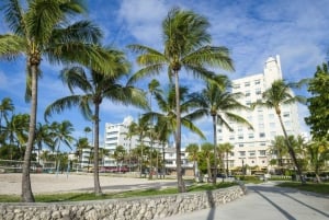 Charming Corners of Miami Walking Tour for Couples