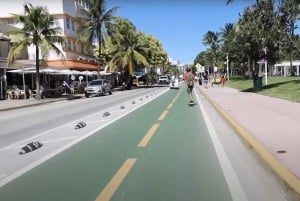 Elektrisk skateboardåkning på Miami Beach med video