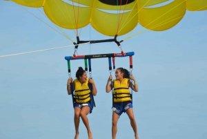 Przeżyj zabawę z parasailingiem w Miami Fly High Feel Free