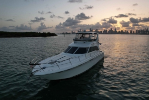 Faites l'expérience de l'ultime croisière au coucher du soleil à bord d'un yacht de 50 pieds !