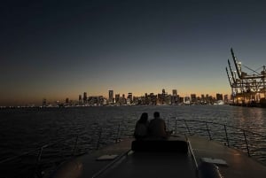 Erlebe die ultimative Sonnenuntergangs-Kreuzfahrt auf einer 50-Fuß-Yacht!