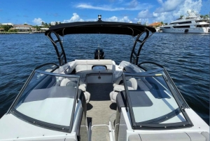 Fort Lauderdale: 11 People Private Boat Rental