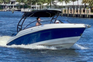 Fort Lauderdale: 11 People Private Boat Rental