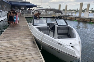 Fort Lauderdale: 12 People Private Boat Rental