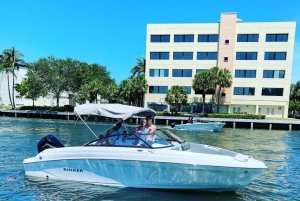 Fort Lauderdale: 12 People Private Boat Rental