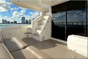 Bateau privé de luxe de 18 mètres + 2 jet-skis vers les îles de Miami