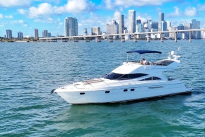 Luxury Private Boat 60 ft + 2 Jet Skis to Miami Islands