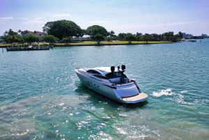 Luxuriöse private Yacht 70' + 2 Jetski