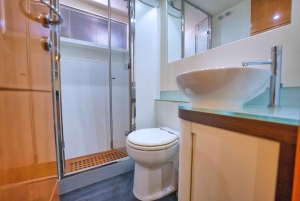 Wynajem luksusowego jachtu 70' + 2 skutery wodne